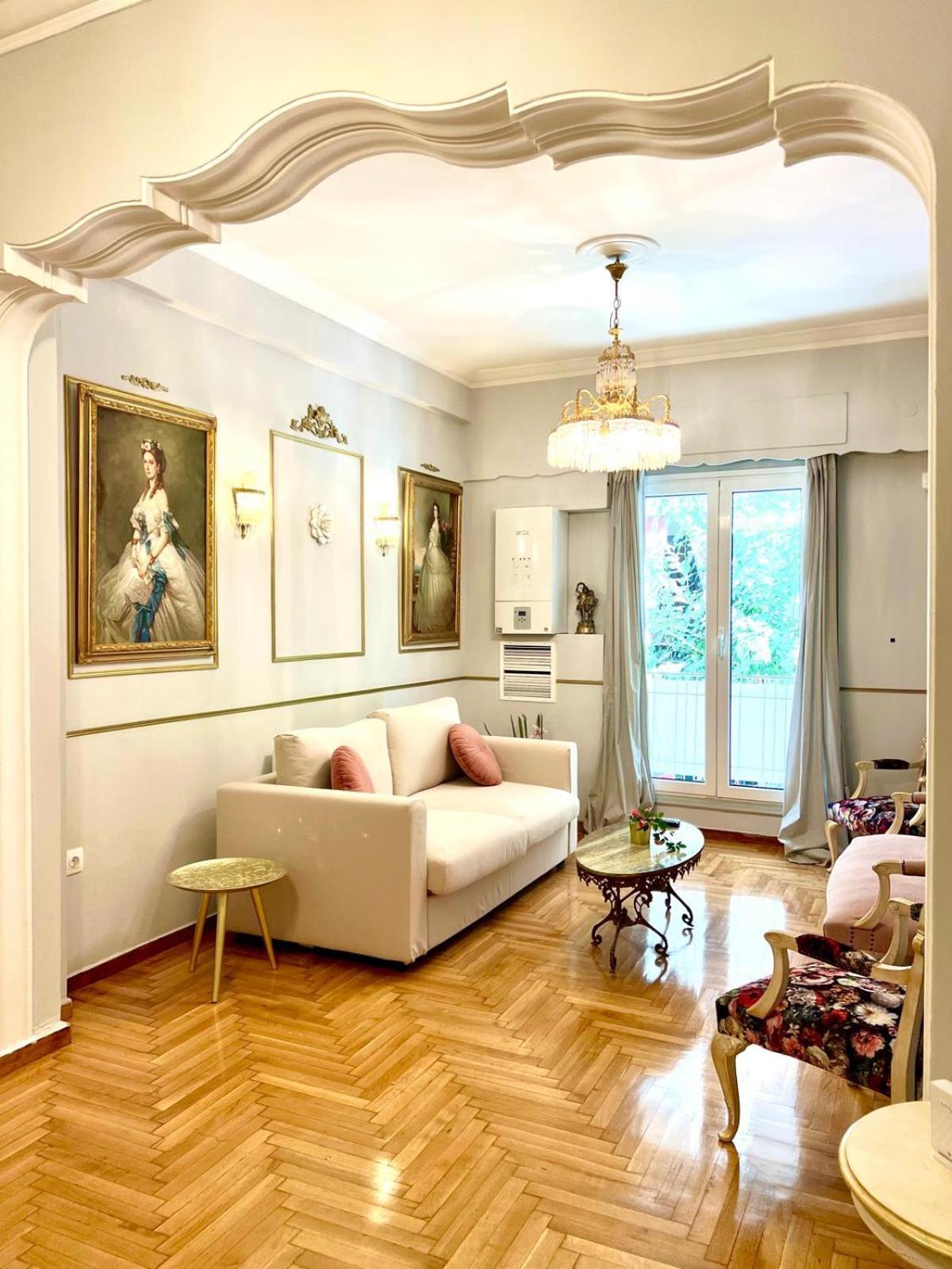 아테네 Charming Mini-Palace In Colorful Exarhia Area 아파트 외부 사진